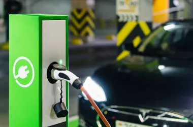Зарядка электромобилей станет дороже с 1 апреля